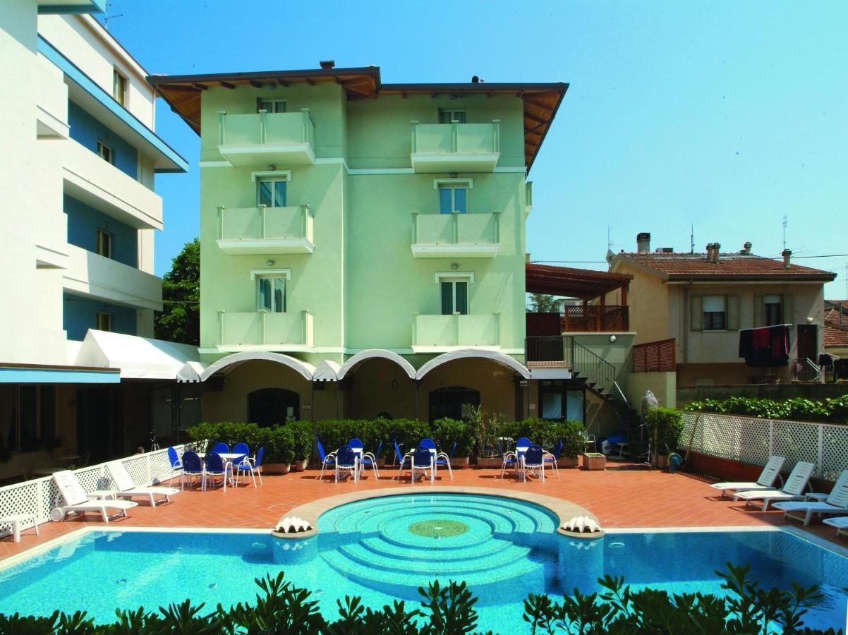 Residence Il Capodoglio ริมินี ภายนอก รูปภาพ