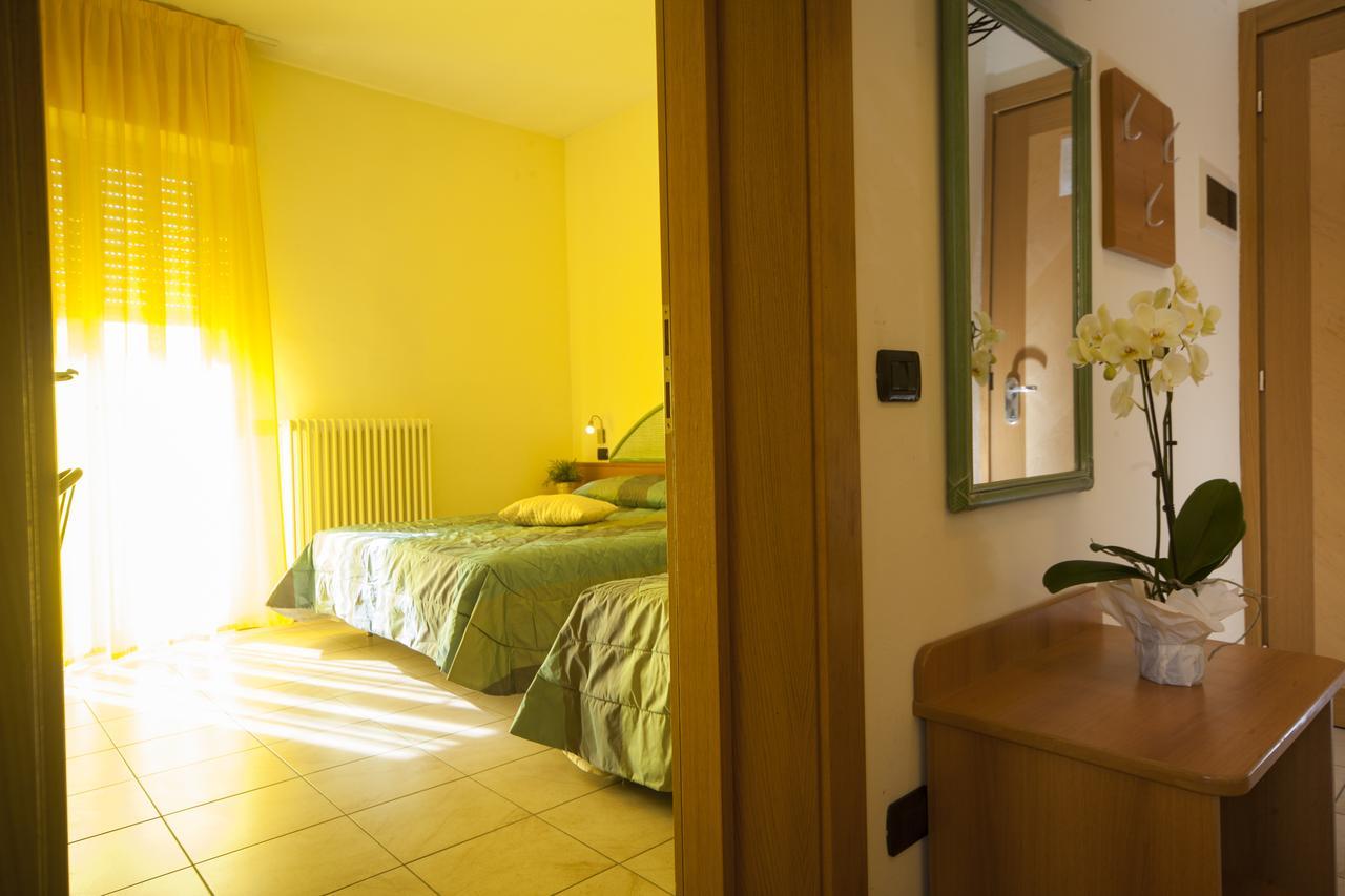 Residence Il Capodoglio ริมินี ภายนอก รูปภาพ