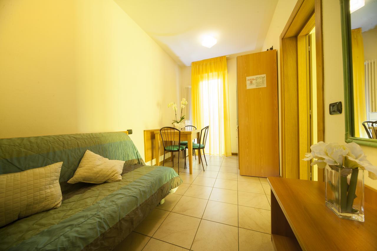 Residence Il Capodoglio ริมินี ภายนอก รูปภาพ